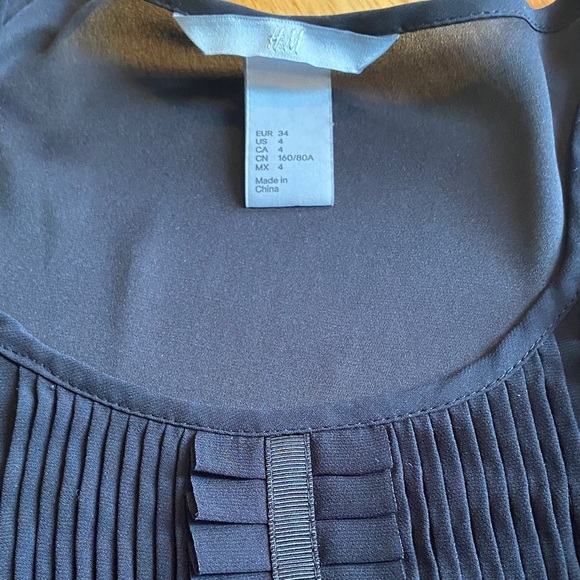 H&M Elegant Black Ruffle Blouse - Picture 2 of 4